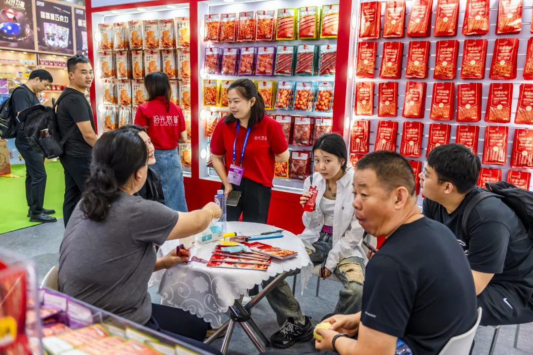 拾光悠味，拾光悠味官網(wǎng)，拾光悠味工廠，豆制品零食，網(wǎng)紅辣條，麻辣零食，網(wǎng)紅辣條代理，辣條品牌，手工辣條，休閑零食，休閑零食加盟