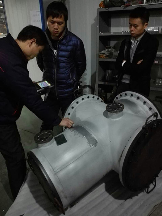 客戶檢查我公司GIS殼體超聲波探傷。